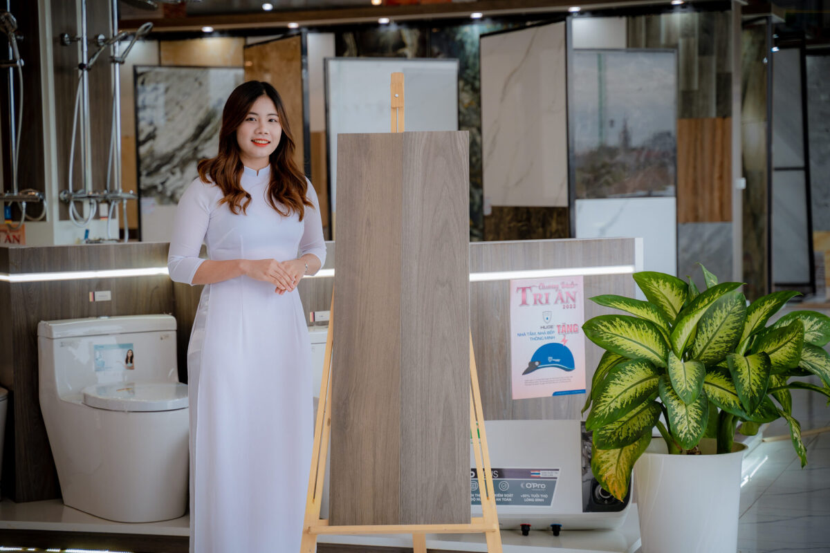 Gạch vân gỗ nâu sáng